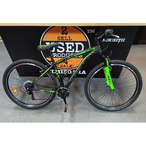 Bicicleta MTB X-Fact Mission Flash Black Green 29 inch, Furca 29 cu suspensie, Schimbator Fata TZ30, Cadru Aluminium, Frane V-Brakes, Viteze 21, Schimbator spate Shimano TZ50
