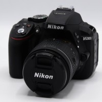 Aparat Foto Nikon D5300 + Obiectiv 18-55 mm 1:3.5-5.6G DX VR
