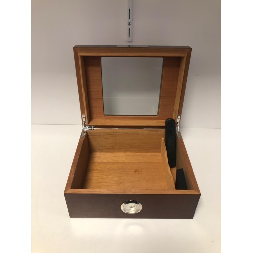 Cutie de Trabucuri Humidor Savinelli 1876
 Cutie de Trabucuri Humidor Savinelli 1876