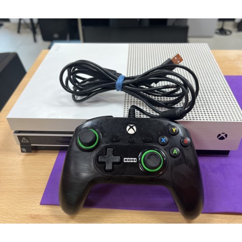 Consola Microsoft Xbox One S 500 Gb + Controller cu fir compatibil Hori

