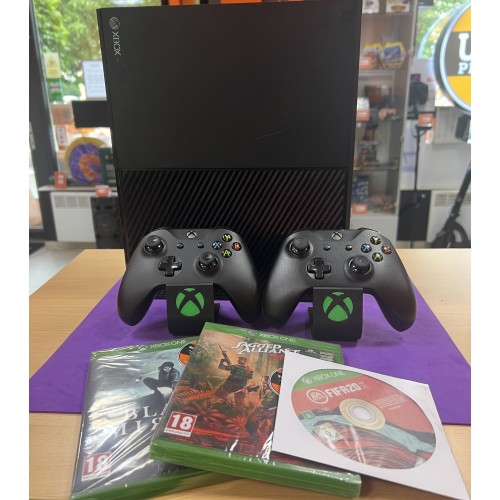Consola Microsoft Xbox One 500 Gb, 2 controllere + 3 jocuri Xbox One
