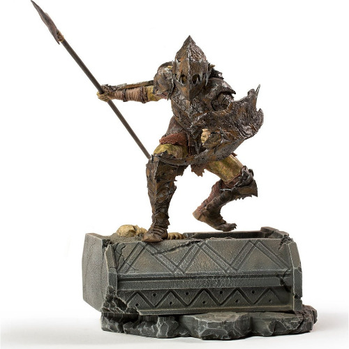 Statueta Iron Studios Filme: Lord of The Rings - Armored Orc, 20 cm
