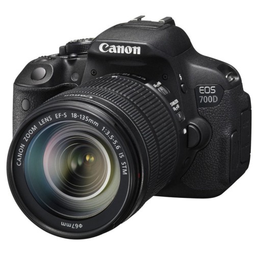 Aparat Foto DLSR Canon EOS 700D 18 Mp + Obiectiv KIT Canon 18-135 mm F3.5 - 5.6 IS STM
