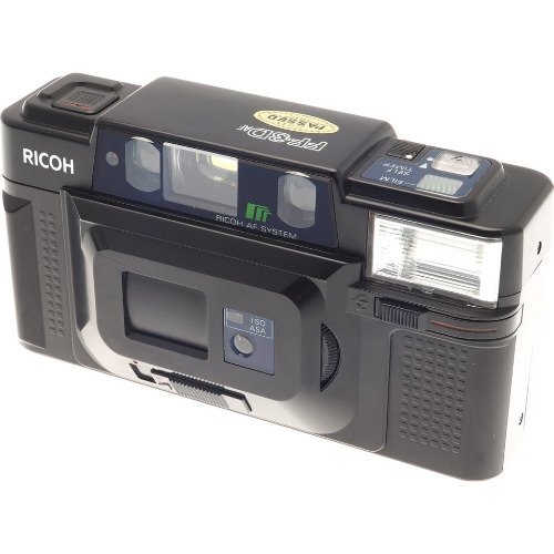 Camera Compacta RICOH FF-3AF, Obiectiv Fix, 35 mm, Expunere Automata , Blitz, ISO 25 pana la 1000, Neagra , Baterii AA
