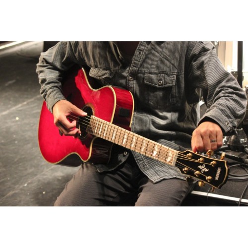 Chitara Electro-Acustica Yamaha APX500 III, Spate si Laterale din Mahon, Parte Superioara din Lemn de Molid, 6 Corzi, 22 Taste, Preamplificator System 66, Natural + Case FX Cases
 Chitara Electro-Acustica Yamaha APX500 III, Spate si Laterale din Mahon, Parte Superioara din Lemn de Molid, 6 Corzi, 22 Taste, Preamplificator System 66, Natural + Case FX Cases