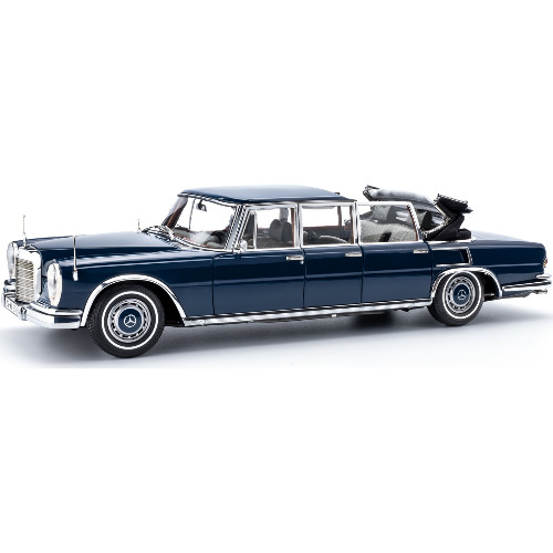 Macheta auto 1:18 CMC Exclusive Modelle - Mercedes-Benz 600 Pullman (W100) Landaulet 1965-1981 Macheta auto 1:18 CMC Exclusive Modelle - Mercedes-Benz 600 Pullman (W100) Landaulet 1965-1981